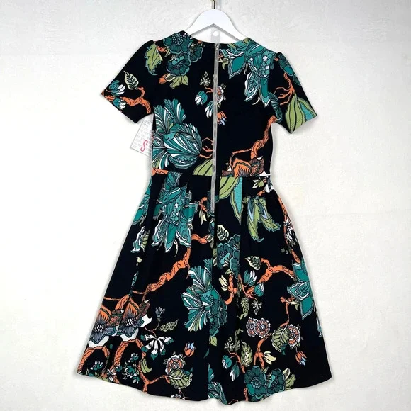 NWT‎ LuLaRoe Amelia Black Tropical Stretch Fit & Flare Pleated Dress Pockets SM - Picture 8 of 13